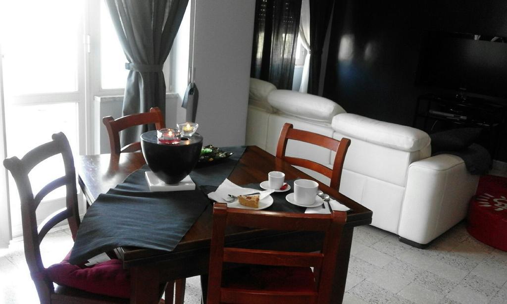 B&B Italia Napoli Εξωτερικό φωτογραφία